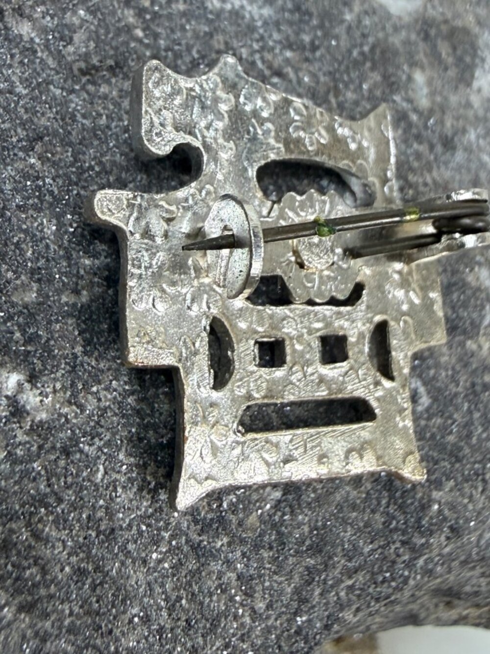 Vintage Silver Tone Sewing Machine Pin C Clasp 1" X 1" - Picture 6 of 6